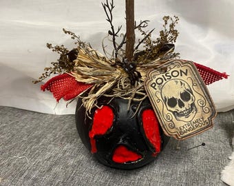 Halloween Poison Apples/primitive apples, tier tray decor Shelf Sitter .