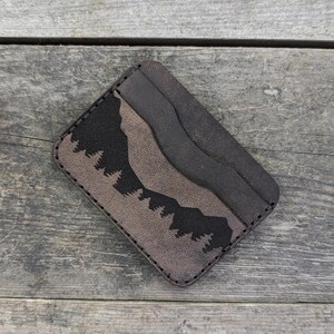 Montañas / Cartera minimalista de cuero / Aire libre / Mapa / Exploración / Naturaleza / Descubrimiento / EDC / 4x4 / Camping / Regalo