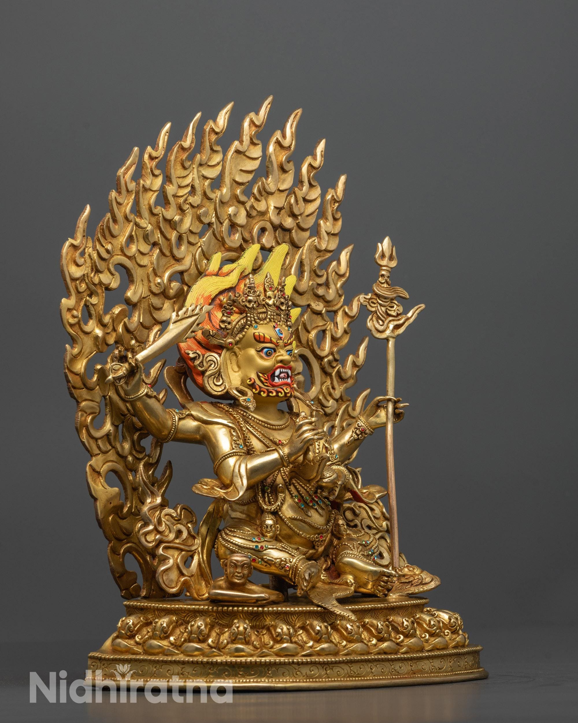 中国古美術『西蔵寺院旧蔵 マハーカーラ面具』純銅製 鍍金彩絵 高浮彫鏨刻 極細工 4本の腕を持つマハーカーラ像｜手作りの守護神 - Etsy 日本
