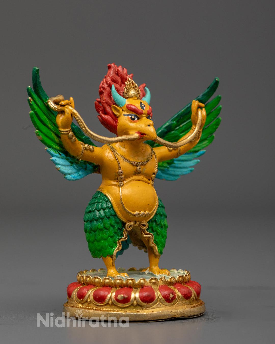ガルーダ神の置物｜ヒンドゥー教と仏教における神話上の鳥神 - Etsy 日本