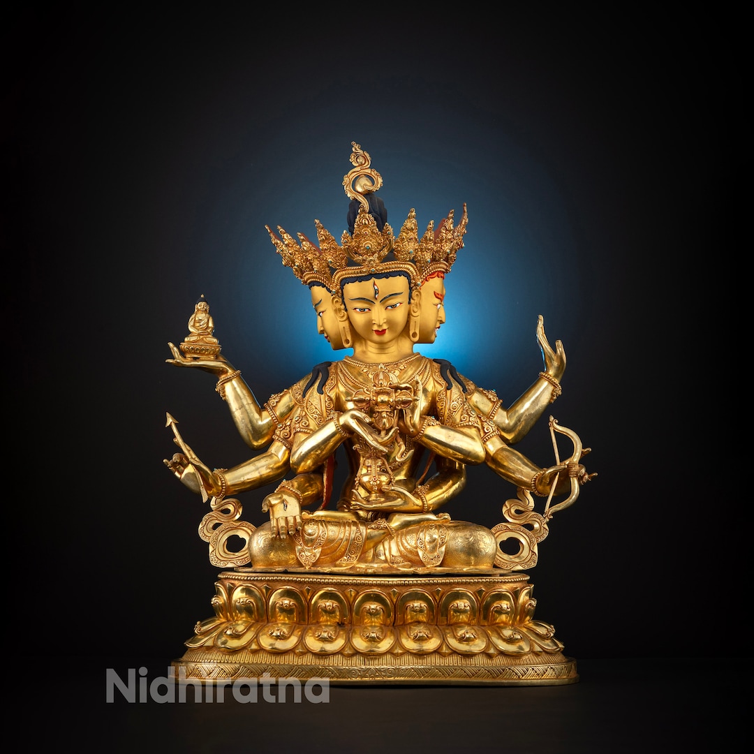 多腕の金属製神像Gold Plated Namgyal Statue 多腕の金属製神像Gold Plated Namgyal Statue