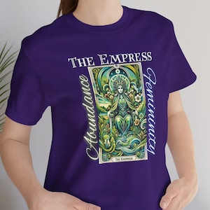 Tarotkaartshirt "The Empress": een tarot-T-shirt dat overvloed en vrouwelijkheid vertegenwoordigt met een spiritueel wicca/paranormaal/helderziend thema