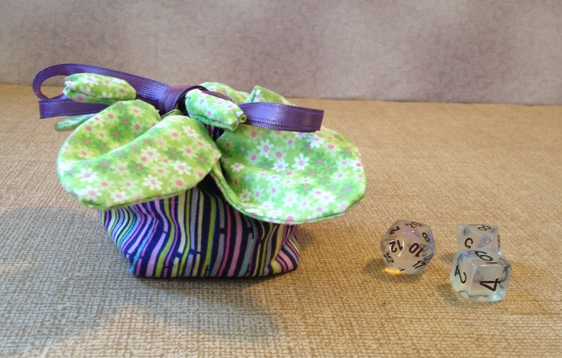 Flower dice bag /'Mod Plum/'