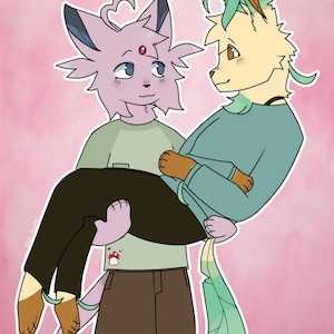Puede incluir: Una ilustración digital de dos criaturas antropomórficas parecidas a gatos. Una es de color violeta claro con una gema roja en la frente, viste una camiseta verde claro con un pequeño gráfico de hongo y pantalones cortos marrones. Carga a una criatura color crema con cabello verde, que viste una camisa de manga larga color verde azulado.