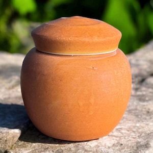 Urna para mascotas de tamaño pequeño de 50 pulgadas cúbicas - Urna para cenizas humanas - Urna de cerámica hecha a mano - 5” x 4,75” - Capacidad 50 pulgadas cúbicas - CT-50CU-2