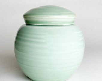 40 cu/in Small Size - Pet Urn - Urn for Human Ashes - Handmade Pottery Urn- 5.5” x 5” - Capacity 40 cubic inches -EBC-40CU-1