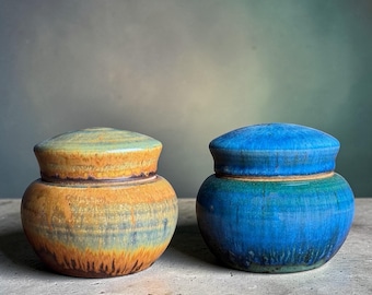 15 cu in Handmade Keepsake Urn – Small Ceramic Urn for Human or Pet Ashes – Wheel-Thrown Pottery Memorial – Beautiful Glaze Options
