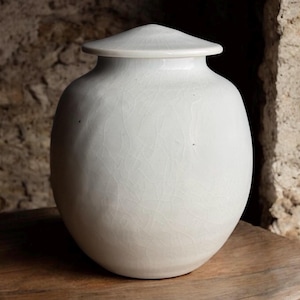 125 cu/in Small/Medium Sized Urn - Handmade Cremation Urn - 125 Cubic Inches Capacity- 7.5&quot; Tall x 6 wide - Unique Urn -BC-125CU-1