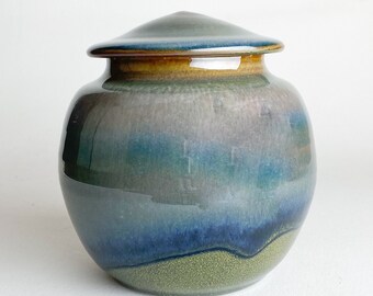 40 cu/in Small Size - Pet Urn - Urn for Human Ashes - Handmade Pottery Urn- 5” x 5” - Capacity 40 cubic inches -ETN-40CU-1