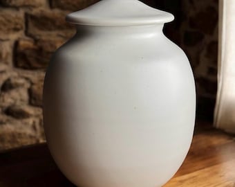 100 cu/in Small/Medium Sized Urn - Handmade Cremation Urn - 100 Cubic Inches Capacity- 7.5 Tall x 5.75” wide - Unique Urn -SW-100CU-1