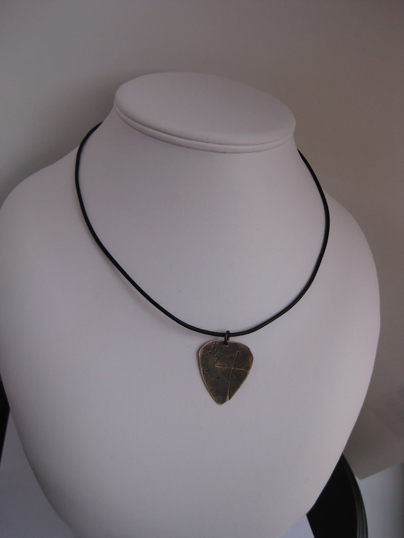 Ol' Rugged Cross Guitar Pick Style Men's Necklace Solid Sterling Silver, can be stamped on back Bild 5