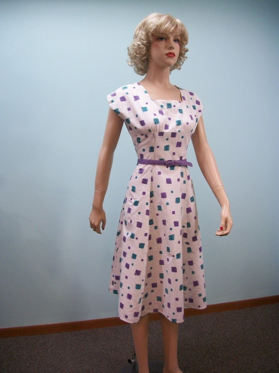 Vintage 1950s Fit & Flare Dress . Novelty Print D… - image 1