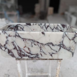 Calacatta Viola Marble Wall Mounted Sink: Handmade Bathroom Basin (24&quot;x12&quot;x8&quot;)