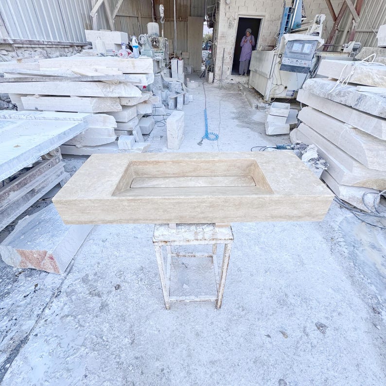 Large Travertine Bathroom Sink with Concealed Drain 画像 9