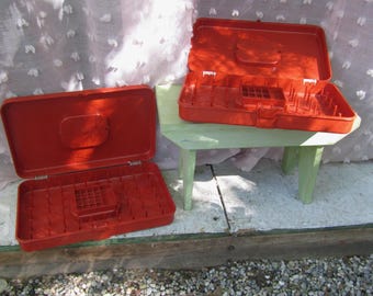 Set van twee vintage opbergdozen voor naaigaren in een donkeroranje kleur van Wil-Hold