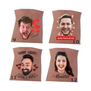 Op de afbeelding: Vier bruine, trapeziumvormige patches met aangepaste fotoafdrukken. Nummer 9 toont een man met rode hartjes en de naam Daniel. Nummer 10 toont een man met iconen en de tekst SAME PENIS 4EVER. Nummer 11 toont een man met de tekst SORRY LADIES DENIZ IS TAKEN. Nummer 12 toont een vrouw met de tekst #Braut2026.
