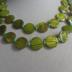 chunky Green and Black mother of pearls necklace image 2