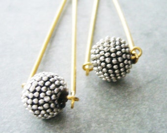 silvrer spikes ball earrings