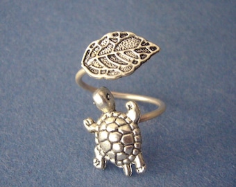 Silver turtle ring with a leaf, adjustable ring, animal ring, silver ring, statement ring
