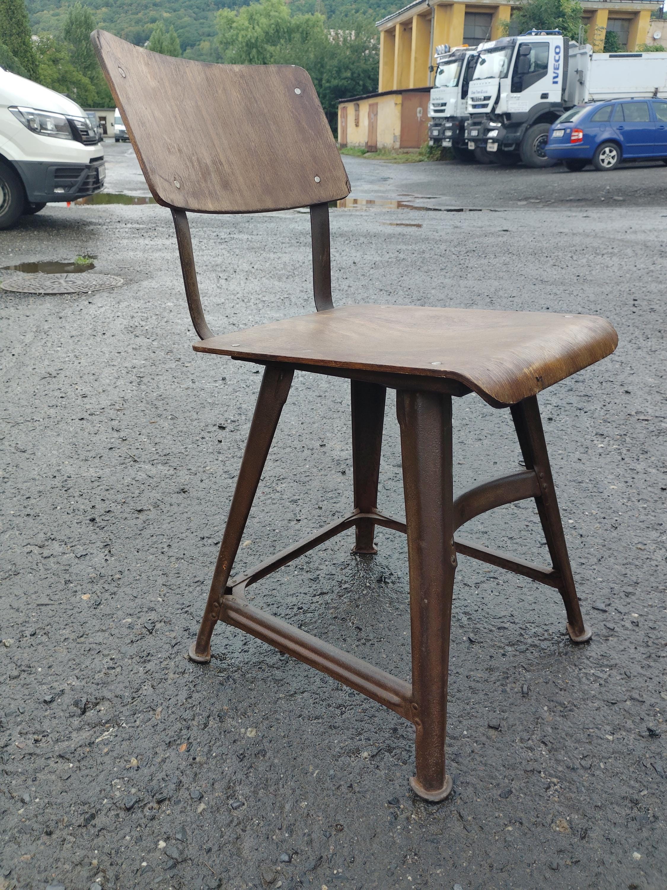 ROWAC ロワック　インダストリアル スツール ヴィンテージ 鉄脚 木製座面 Rowac stool - Etsy 日本
