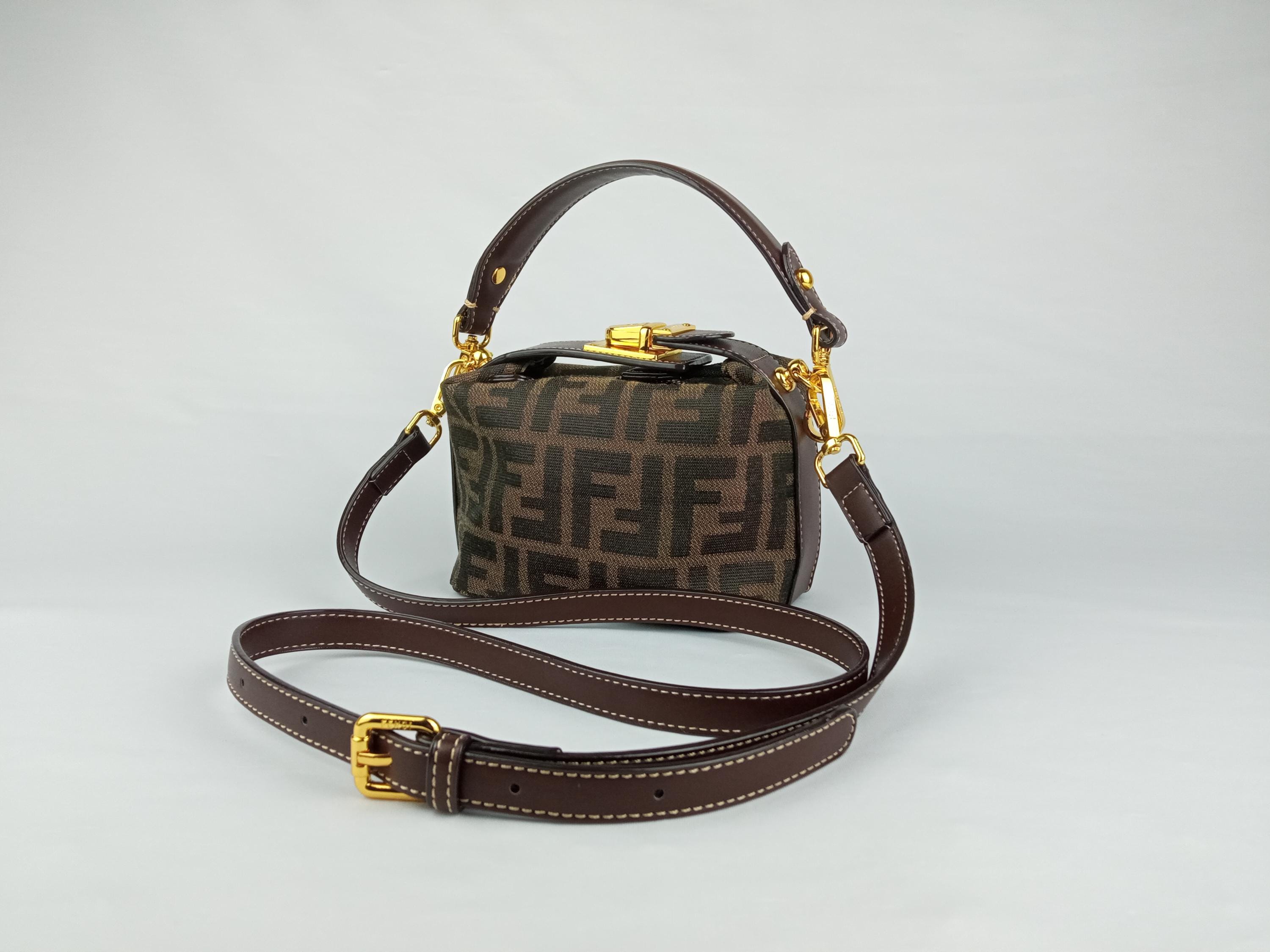 Gebrauchte Fendi Bento Mini Umhangetasche. Etsy