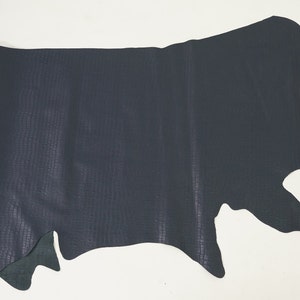 Navy Blue Textured embossed on Leather * Cowhide * Pull Up Leather  * First Grade * Full Grain * 1.2-1.4 mm Premium Leather No:B012