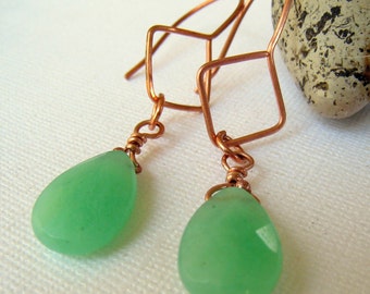 FREE shipping Apple green faceted green glass dangle EARRINGS