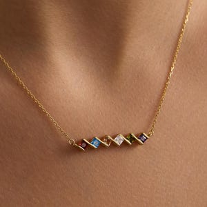Personalized 14K Gold Family Birthstone Necklace - Gift for Mom