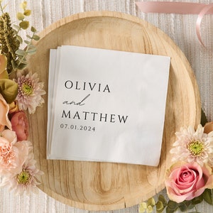 Serviettes personnalisées pour mariage, anniversaire, fiançailles | Serviettes de table personnalisées Monogram cocktail pour le déjeuner