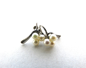 Vintage pearl earrings, vintage pearl silver earrings, pearl earrings, Elegant statement earrings, Screw Clip on Earrings, Vintage Jewelry