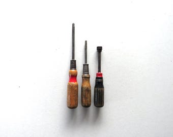 Juego de 3 destornilladores antiguos de punta plana Phillips con mango de madera Fabricados en EE. UU.