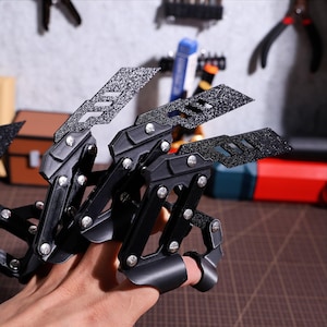 Cyber Mantis Claw Replica Toy Decor Set of 5 Tibia 3D Printed Mechanical Cosplay Prop Cyberpunk Outfits & Costumes Gift for Collectors