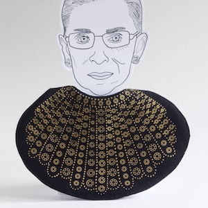 Dissent Collar Baby Bib / Ruth Bader Ginsburg / Notorious RBG / Supreme Court / Judge / Democrat / Lawyer / Collar / Political / Baby Gift imagem 1