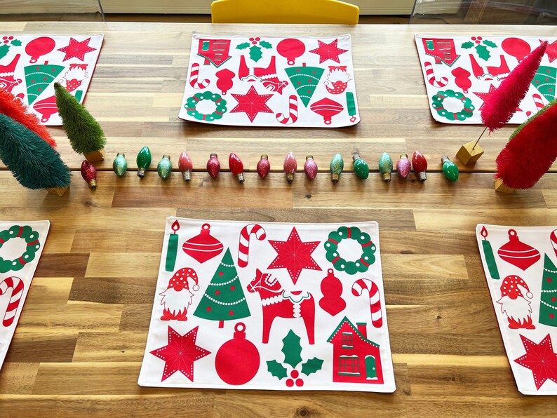 Christmas Placemats Scandinavian Christmas, Nordic Christmas, Christmas Table, Dala Horse, Colorful Christmas, Fun Festive Placemats Bild 1