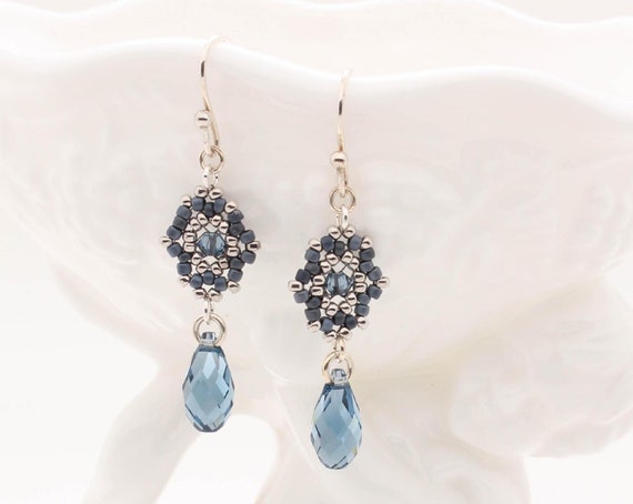 Sparkling Denim Blue / Casual Elegance / Everyday Chic / Metallic Blue Gray - - - Kesara