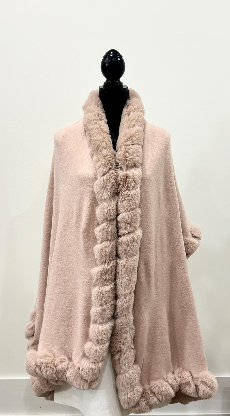 Women‘s Pearl Pink Luxury Faux Fur Warm Bolero Wraps