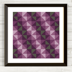 Puede incluir: Un patrón geométrico enmarcado con un diseño repetitivo de triángulos morados y verdes. El patrón está formado por cuadrados con una línea diagonal que los atraviesa, creando una forma de diamante.