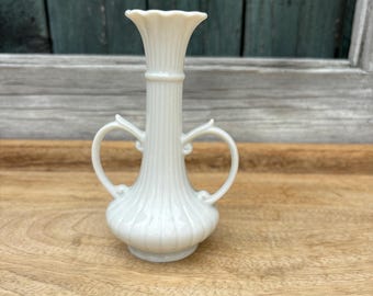 ヴィンテージリブ付きホワイト4.8インチ花瓶（ハンドル付き） - Etsy 日本