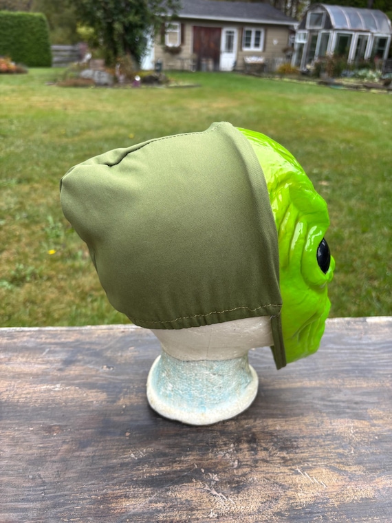 Green Alien Head Mask Festival Dressing up Funny Halloween Costume