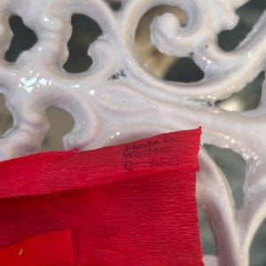 Boîte de bonbons en papier mâché de 10,4 cm pour bottes de Noël vintage des années 1950. Fabriqué en Allemagne de l'Ouest. image 8