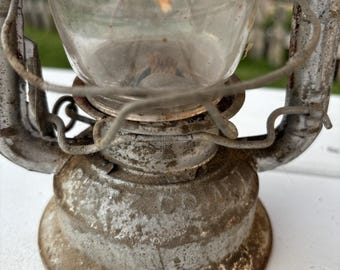 Old Vintage Dietz Comet Iron Kerosene Oil Lamp Lantern With