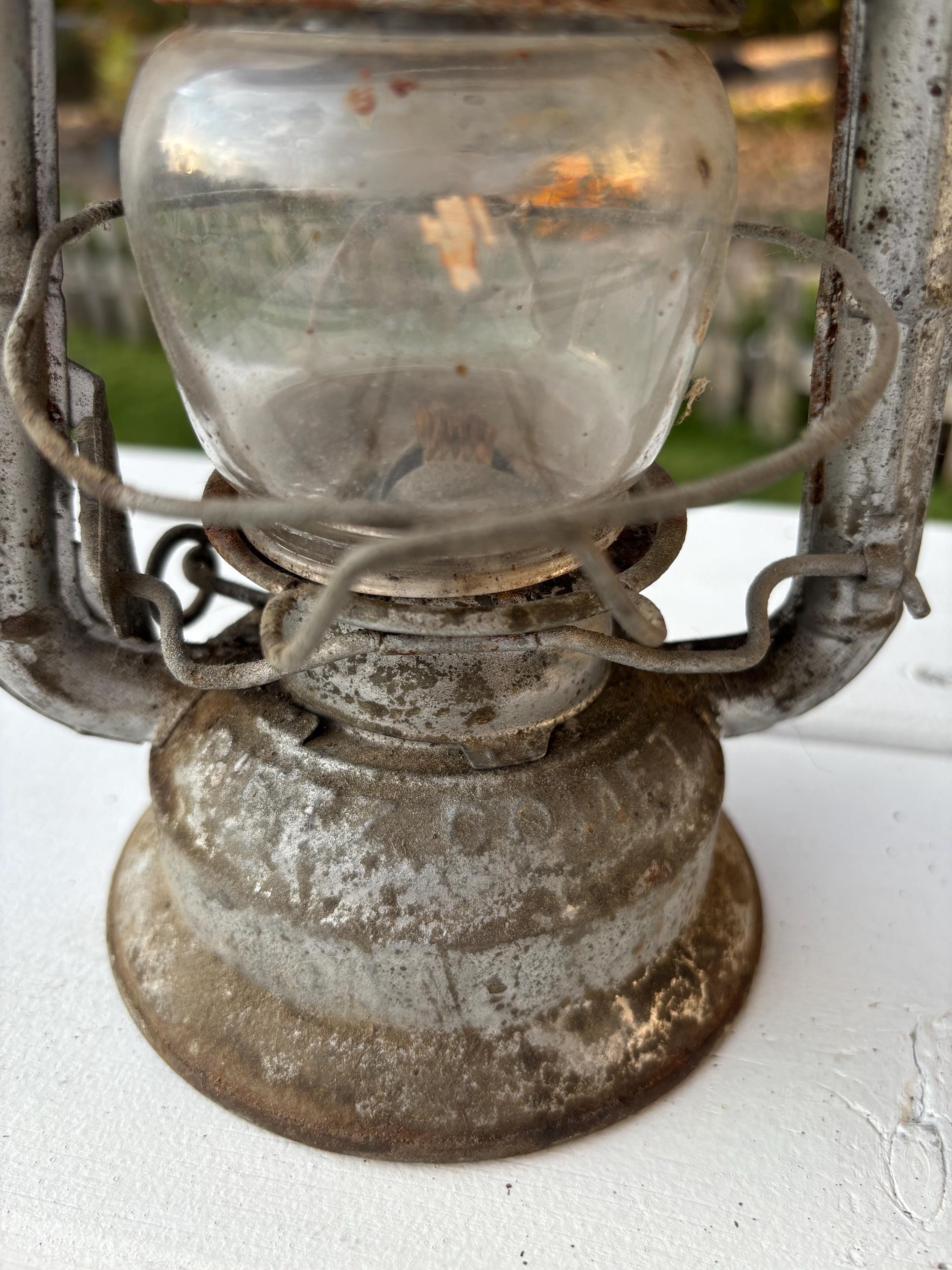 Old Vintage Dietz Comet Iron Kerosene Oil Lamp Lantern With