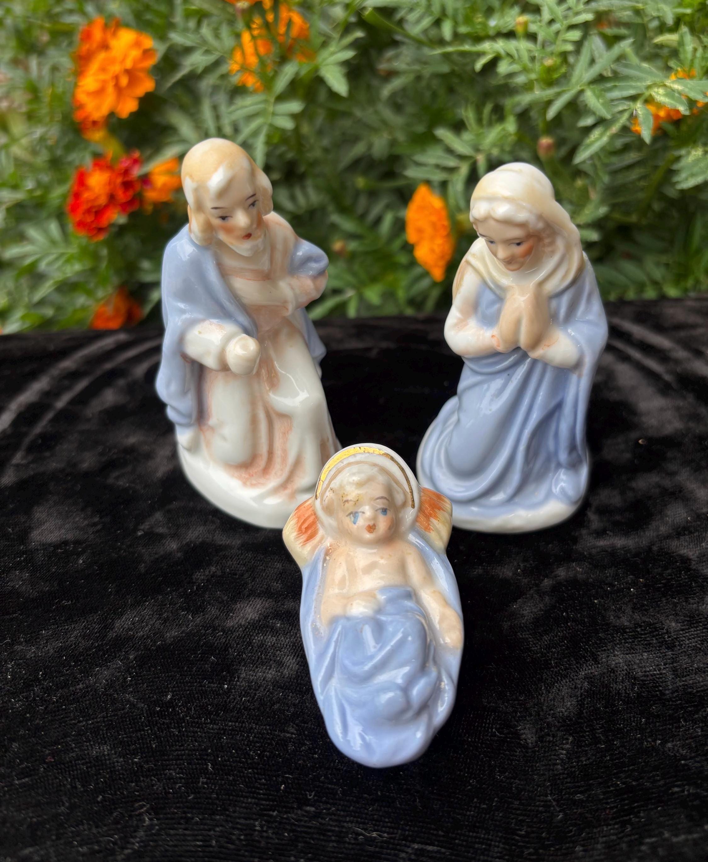 Vintage Porcelain Blue & White Nativity Set/three Pieces. Made in