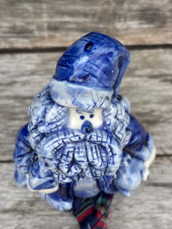 青いサンタクロースの陶器フィギュア 青いサンタクロースの陶器フィギュア Blue Glaze Santa - Etsy