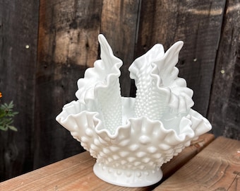 フェントン ホワイト ミルクガラス エパーニュ ホーン フラワー