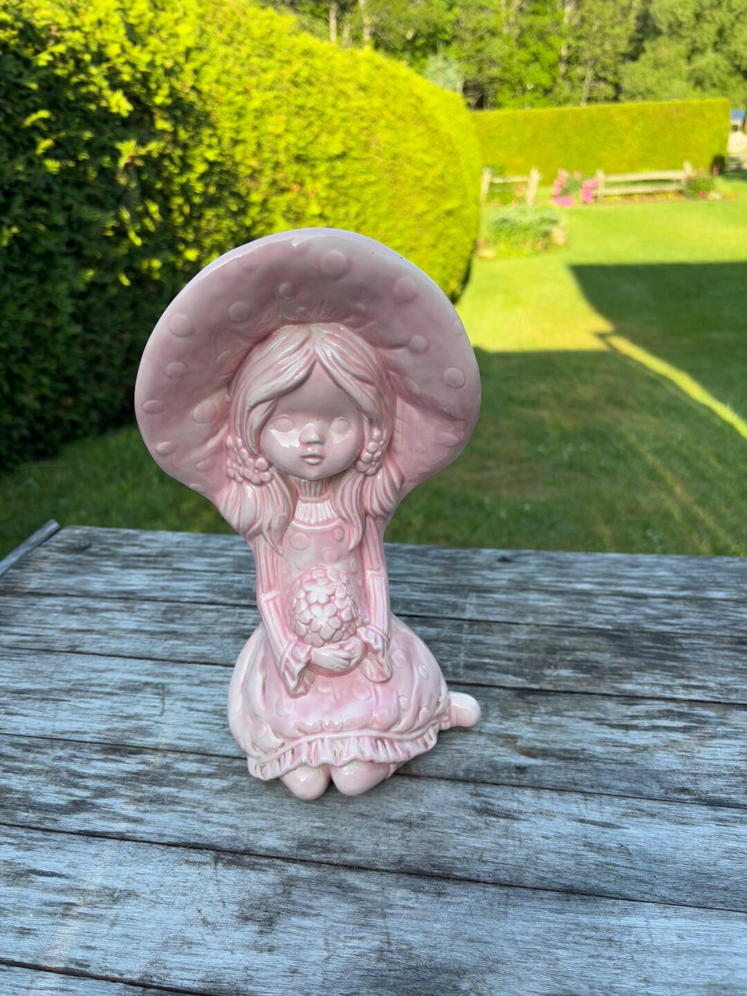 ピンク系陶器製少女像 陶器の少女、ピンクの少女像、ビンテージな女の子の部屋の装飾