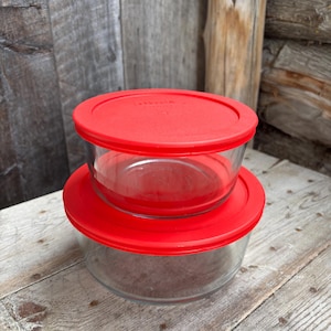 Pyrex Quart förvaringsskål i glas med lock för 4 koppar, USA... ELLER Anchor Hocking förvaringsskål i glas med lock för 2 koppar.