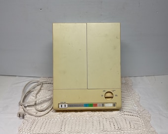 Vintage Clairol ‘True-To-Light’ VII Two Way Vanity Make Up Mirror/Vintage Clairol Lighted Vanity Mirror with Additional Front Plug.
