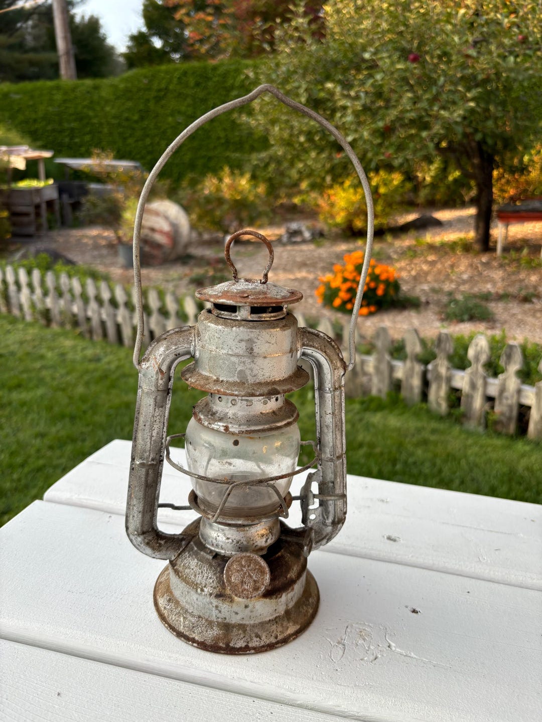 Vintage Dietz Comet Kerosene Lantern RED 8.5