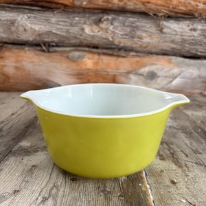 Vintage Pyrex Avocado Cinderella Schüssel: 2 Quart Rührschüssel # 474-B.
